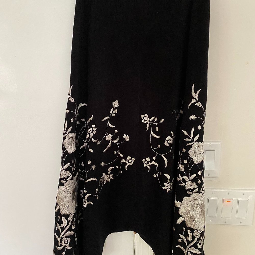 Vintage Ilyse hart ltd black skirt flower pattern size small